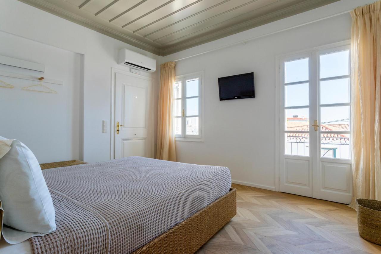 Guesthouse Niriides Spetses Town Extérieur photo