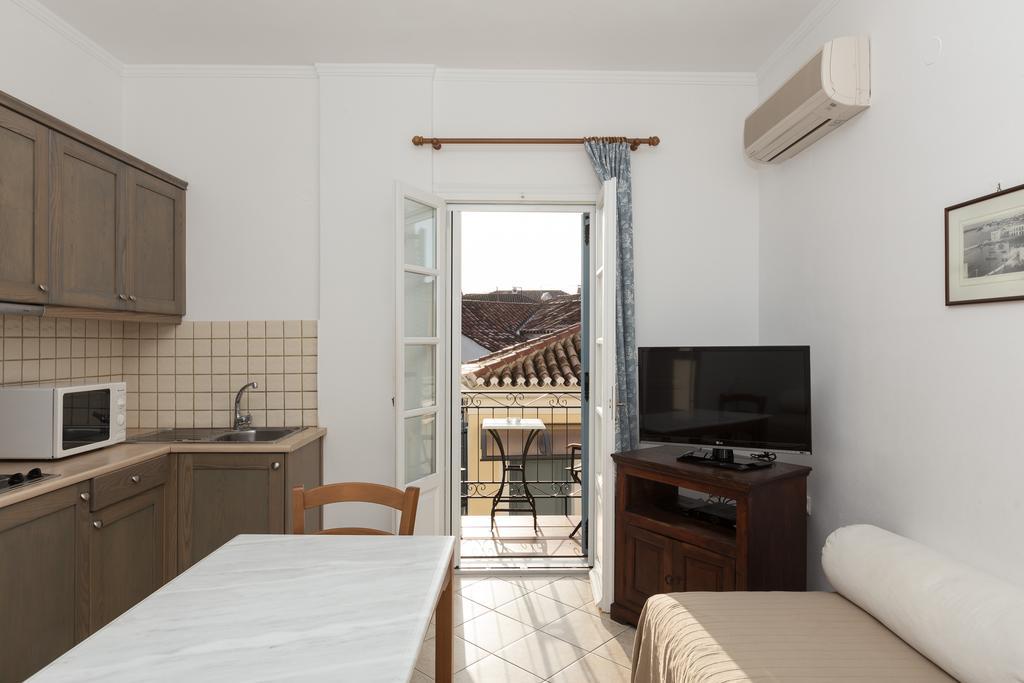 Guesthouse Niriides Spetses Town Chambre photo