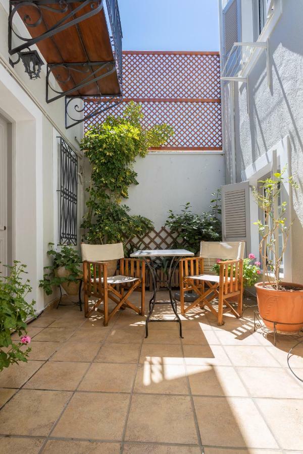 Guesthouse Niriides Spetses Town Extérieur photo